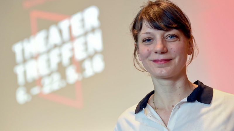 Die Leiterin des Berliner Theatertreffens, Yvonne Büdenhölzer gibt die Leitung ab