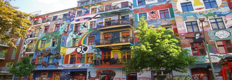 Berliner Street-Art-Hostel soll Fassade übermalen