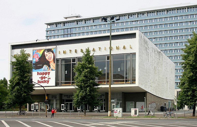 Kino_International_in_Berlin-Mitte_Naehe_Alex