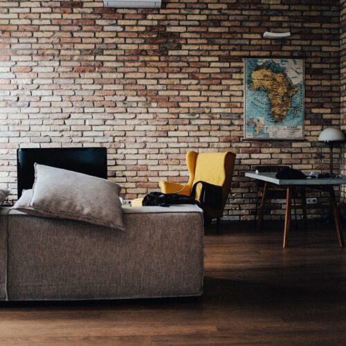 Zimmer statt Miete: Das Konzept, das Jung und Alt verbindet – „Wohnen für Hilfe“