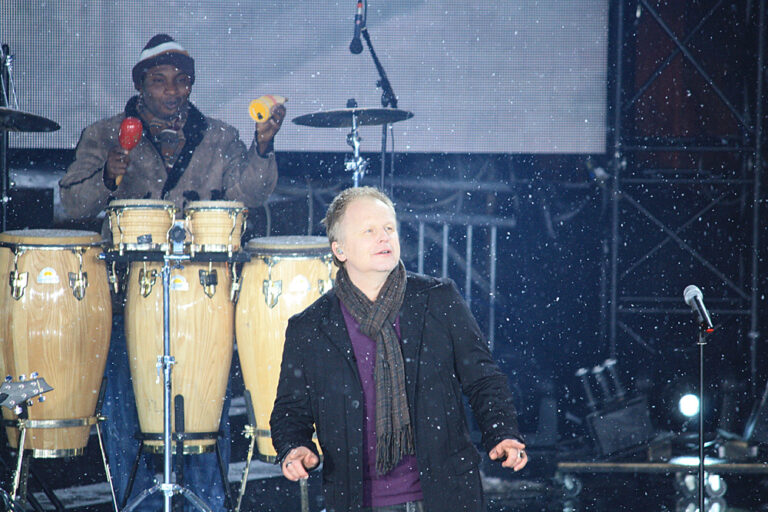 „Rechte Ratten“: Herbert Grönemeyer rechnet in Dortmund mit Nazis ab