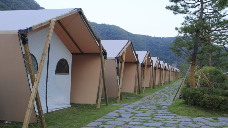 Der „Glamping“-Hype: Ist das noch Natur oder nur ein Hotelzimmer mit Zeltplane?