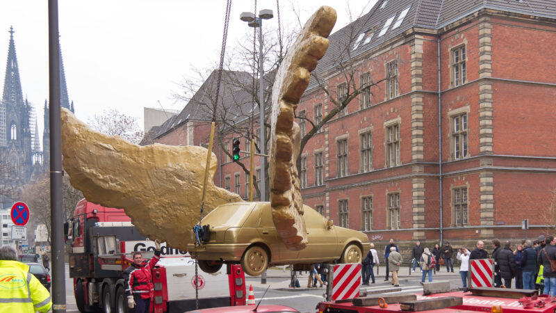 Kölner „Flügelauto“ zieht um: Hier findet der „Goldene Vogel“ ein neues Zuhause
