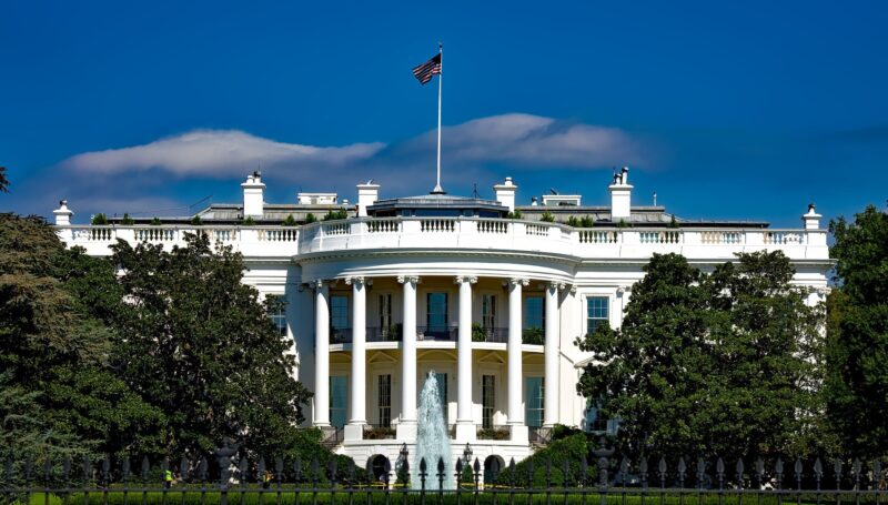 Medien-Boykott im Weißen Haus: US-Sender schränken Trump-Berichterstattung ein